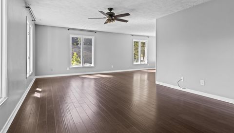 272 Canterbury Dr