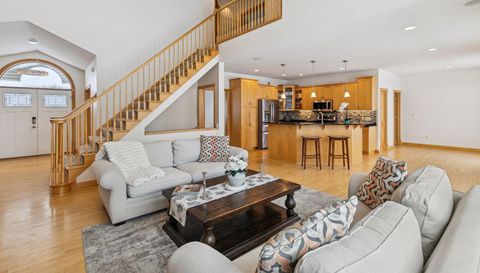 2728 Headland Court SW