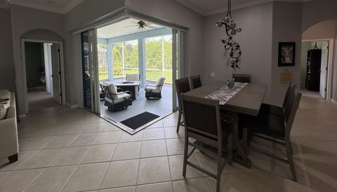 1884 Coconut Palm Cir