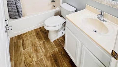 2050 CORNER GLEN DRIVE