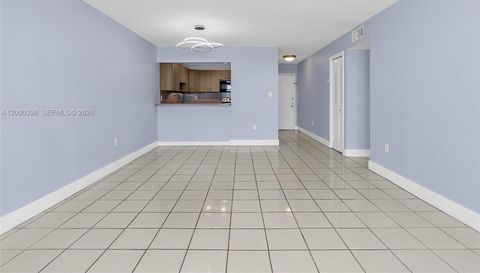 7010 Nw 186th St