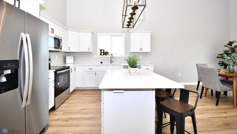 2387 Eagle Valley Drive S