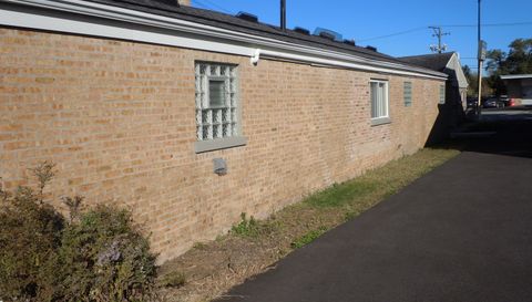 138 W Irving Park Road