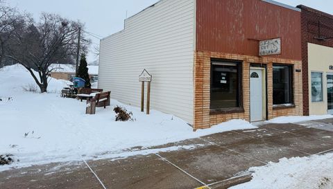 520 Main Street W