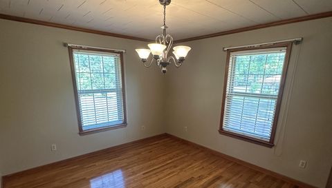 3350 Woodard Dr