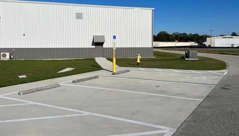 85 Hangar Way
