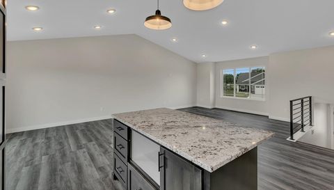 1013 26th Street Loop N