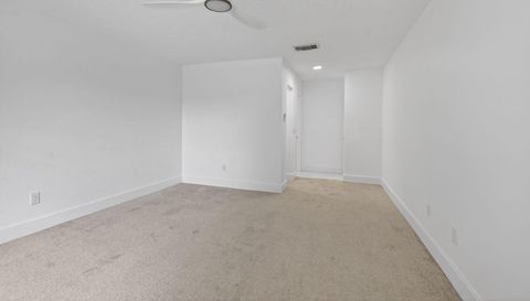 9272 Vista Del Lago