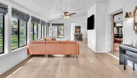 5374 Crooked Oak Cir