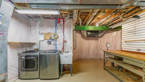 912 Aurora Circle