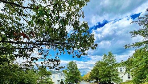 150 Delafield Ln