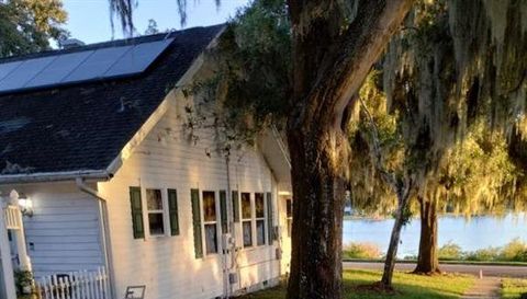 305 LAKESIDE AVENUE