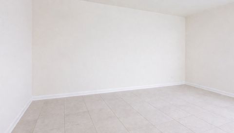 1412 W Diversey Parkway