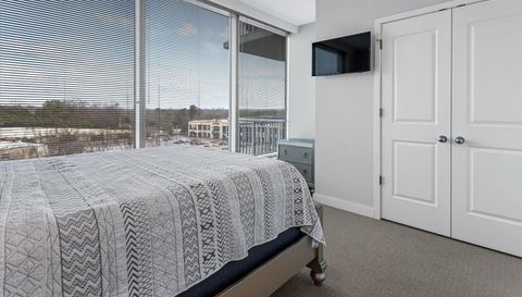 3338 Peachtree Rd NE