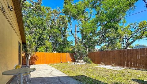 2006 7TH AVENUE W