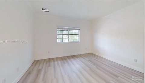 372 Ne 26th Pl