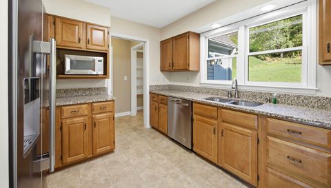 29 Small Mountain Dr