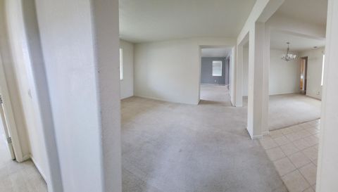 253 Lilac Ln