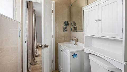 2419 Roxbury Cir