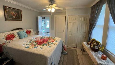 243 S CENTRAL AVENUE