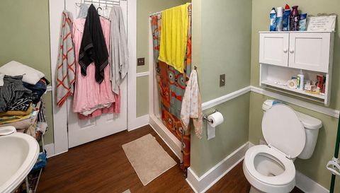 162 Brookfield-Lenox Rd