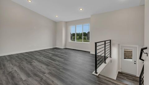 1013 26th Street Loop N