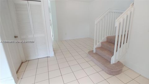 1528 Se 24th Ct
