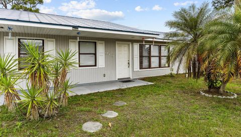 949 SE Breakwater Ave