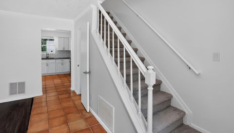 2920 Aspen Woods Entry