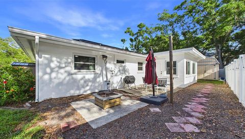 101 N MERCURY AVENUE