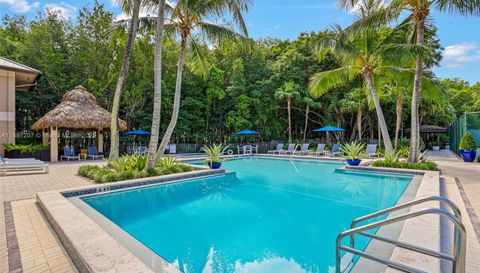 6124 Paradise Point Dr