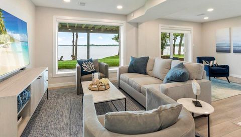 1725 White Cloud Drive N