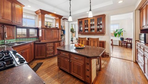 5555 N Sheridan Road