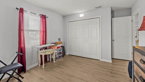 949 SE Breakwater Ave