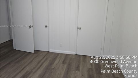 4000 Greenwood Ave