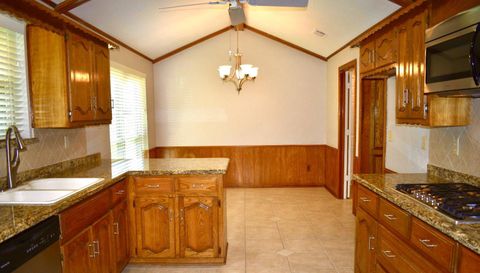 2214 Shannon Ln