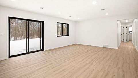 4929 Wild Rose Trail