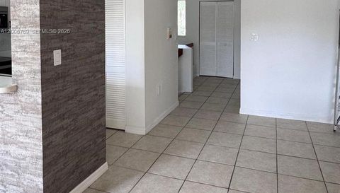 1304 Glenmoor Dr
