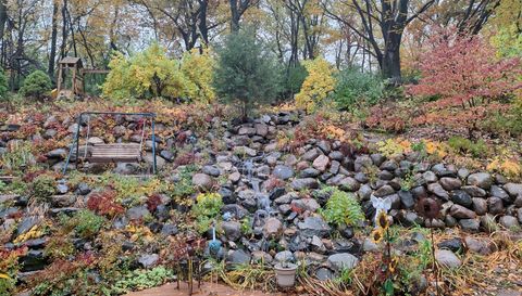 5833 Creek Valley Rd