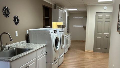 209 Falcon Crest Way