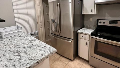 8674 Hunters Key Cir