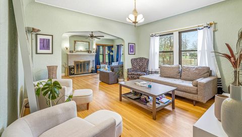 2533 Snelling Curve