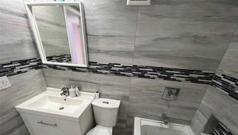 1301 Ne Miami Gardens Dr