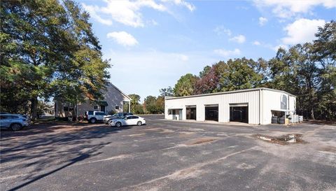 3251 Cottage Hill