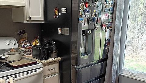 2210 S Laurelwood Cir