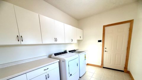 2728 Headland Court SW