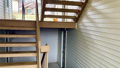 24 Meadowridge E