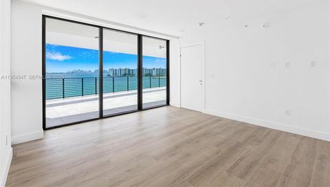 1930 Bay Dr Second Level Un