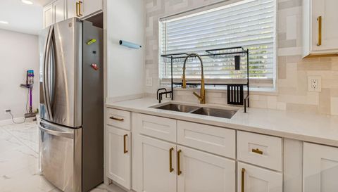 1102 E River Cove St