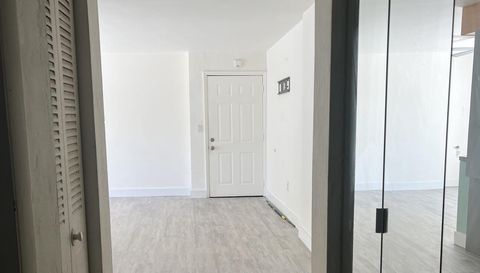 240 Collins Ave APT 2B